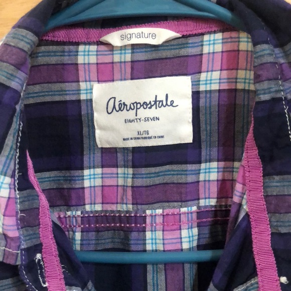 Button down - Picture 2 of 2